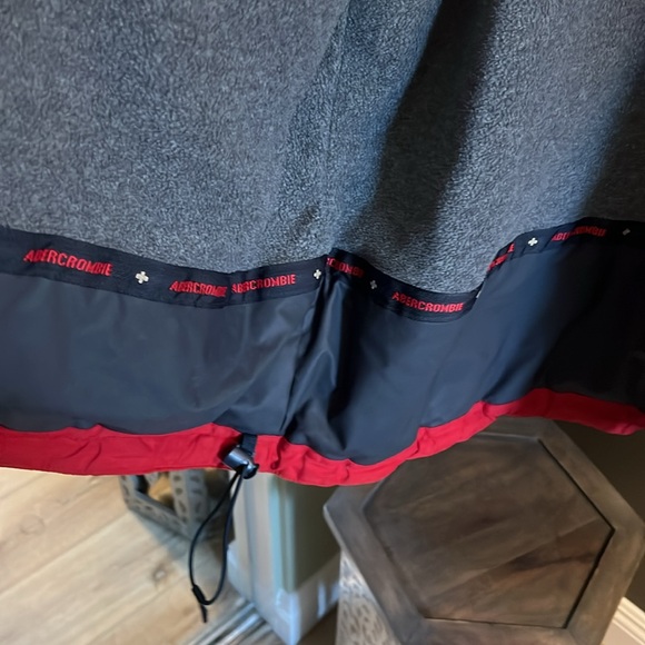 1 hour sale. Abercrombie & Fitch, mens ski jacket, large, red - Picture 8 of 9